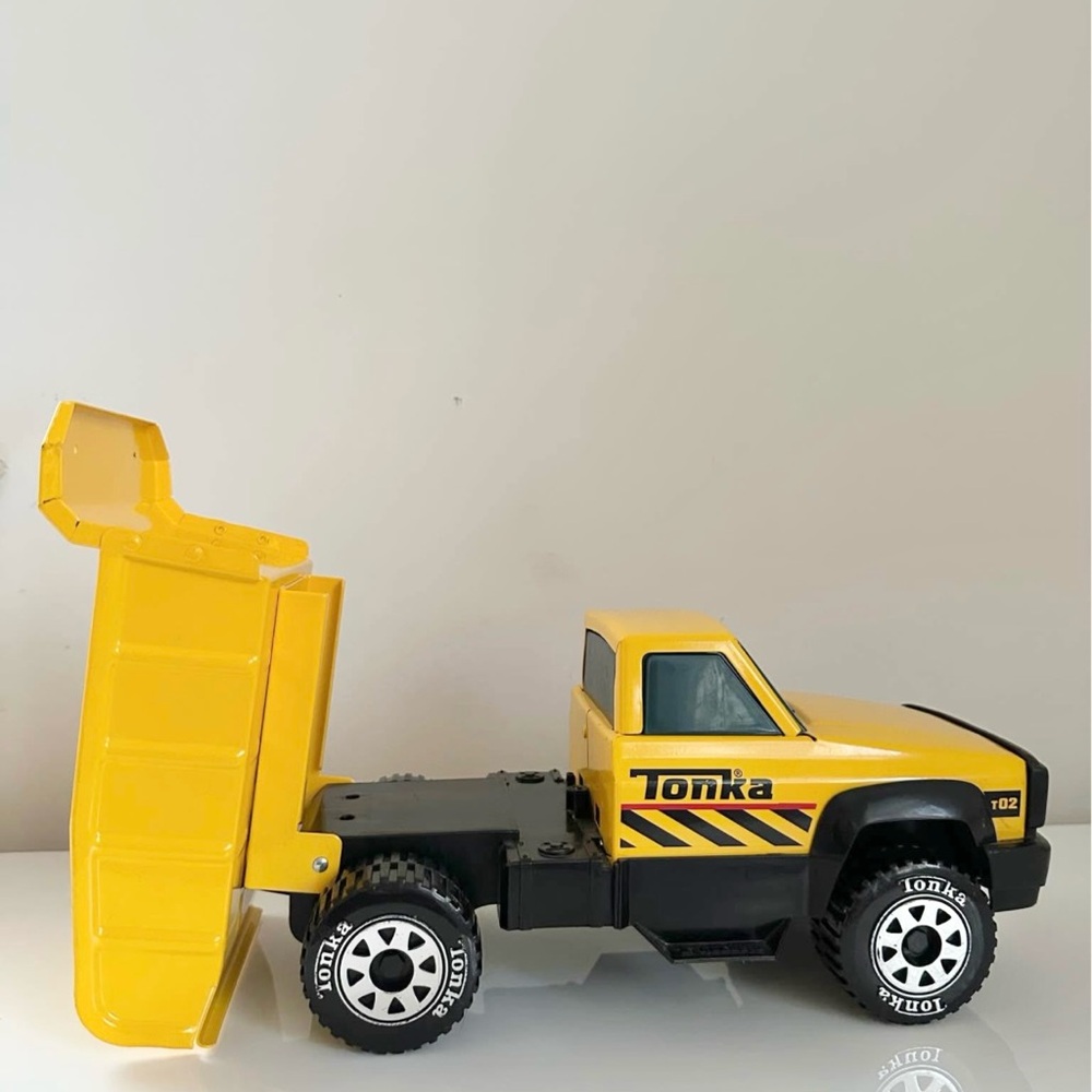 2012 Hasbro Tonka Dump Truck - Picture 4 of 8